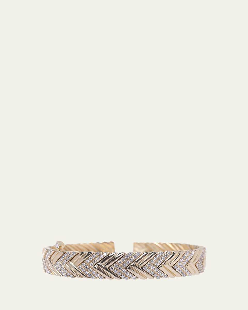 VICTOIRE Bangle with White Diamonds. 10